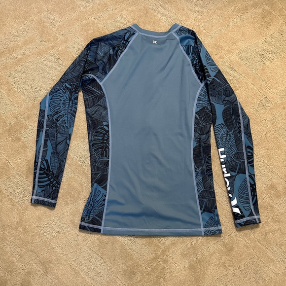 Hurley Rashguard - Picture 2 of 3